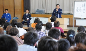 交通安全講習会を開催しました