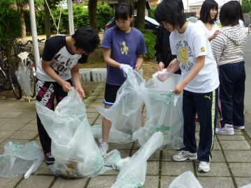 本郷キャンパス学生寮（仰岳寮）でボランティア清掃を行いました