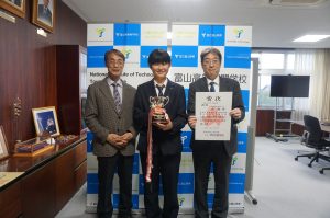 令和4年度富山県高等学校新人卓球選手権大会女子シングルス（2年生の部）で優勝しました。