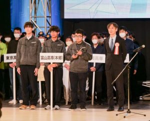 アイデア対決・全国高等専門学校ロボットコンテスト２０２２全国大会が１１月２７日（日）に両国国技館にて開催されました。