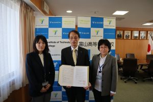 富山県警察本部と「学校警察連絡制度」に関する協定を締結しました。