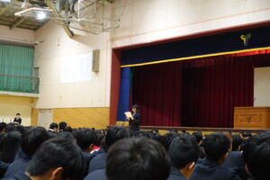 令和7年度新入生対面式が行われました。（本郷キャンパス）