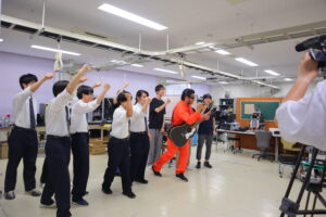 本校学生がテレビ番組に出演します。