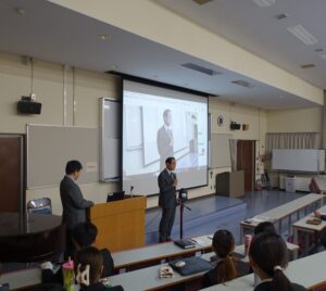 専攻科海外インターンシップ報告会を開催しました。